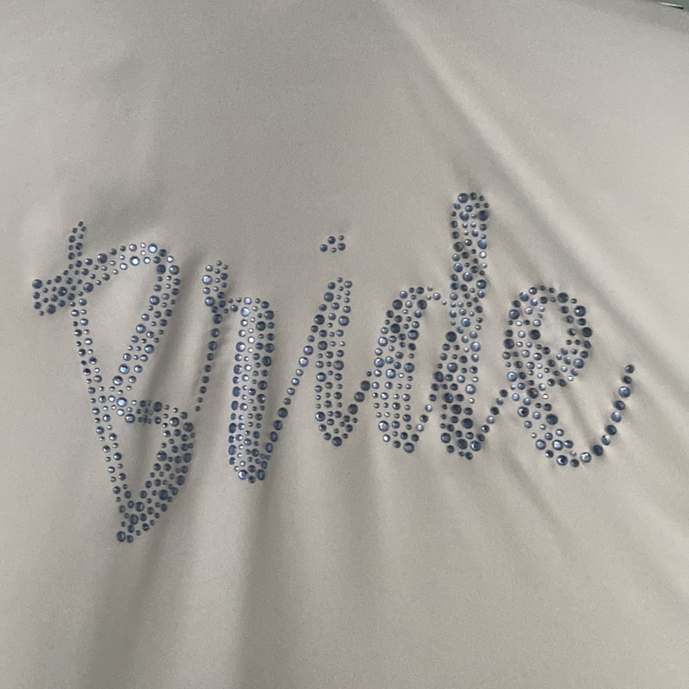VS Bride Robe - Picture 2 of 4